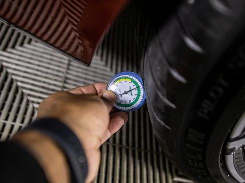 Used 2025 BMW M5 w/ Carbon Package image 45