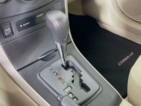 Used 2012 Toyota Corolla L FWD image 16