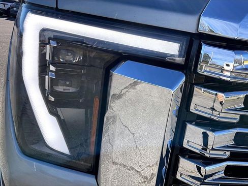 Used 2025 GMC Sierra 2500 Denali w/ Denali Reserve Package image 30