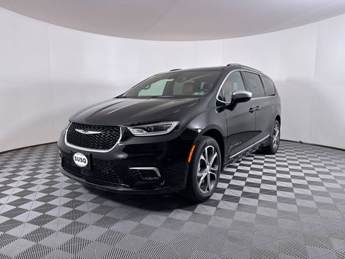 New 2026 Chrysler Pacifica Pinnacle image 21