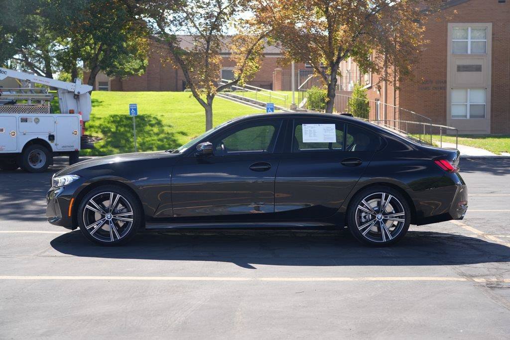 Used 2023 BMW 330i Sedan w/ Premium Package RWD image 2