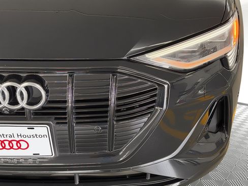 Used 2023 Audi e-tron Premium Plus w/ Premium Plus Package AWD/4WD image 11