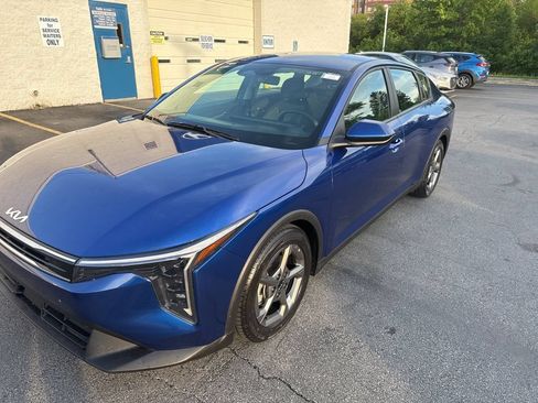 Used 2025 Kia K4 FWD image 2
