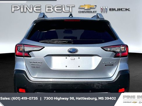 Used 2023 Subaru Outback Touring AWD/4WD image 4