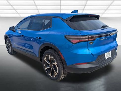 New 2026 Chevrolet Equinox EV LT w/ Comfort Package AWD/4WD image 2