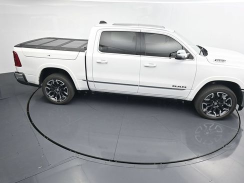 Used 2025 RAM 1500 Limited AWD/4WD image 17