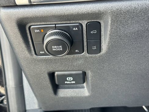 Certified 2025 Ford Expedition Platinum AWD/4WD image 16