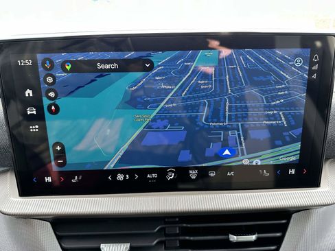 Used 2025 Ford Explorer Active image 22