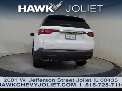 Used 2023 Chevrolet Traverse LT FWD image 6