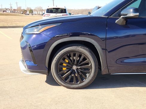 Used 2023 Toyota Highlander XSE image 9