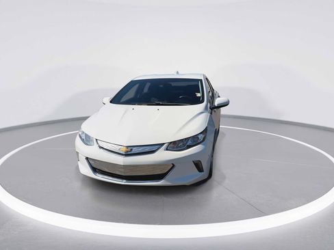 Used 2018 Chevrolet Volt LT w/ Comfort Package FWD image 3