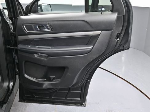 Used 2018 Ford Explorer XLT w/ Equipment Group 201A image 38