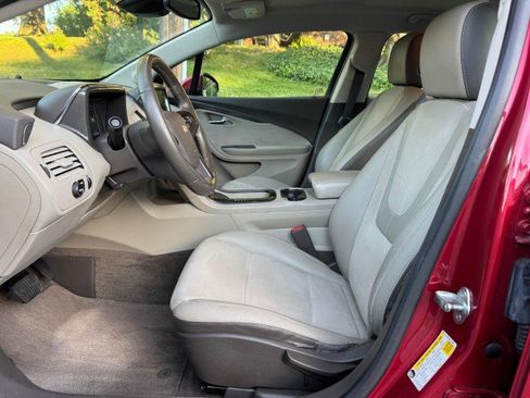 Used 2014 Chevrolet Volt Premium w/ Premium Trim Package FWD image 9