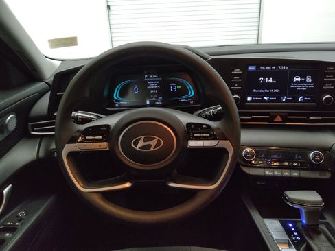 Used 2025 Hyundai Elantra Hybrid FWD image 22