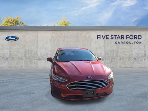 Used 2020 Ford Fusion SE image 3