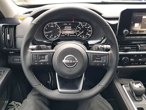 New 2025 Nissan Pathfinder SV w/ SV Premium Package image 14