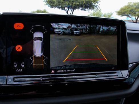 Used 2024 Volkswagen Atlas Peak Edition SEL image 22