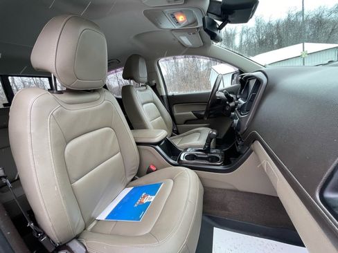 Certified 2017 GMC Canyon SLT w/ Driver Alert Package image 14