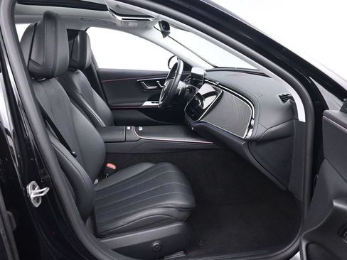 Used 2025 Mercedes-Benz E 350 Sedan image 23