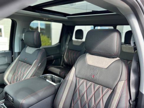 New 2026 Ford F250 Lariat w/ Black Appearance Package image 25