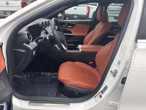 Used 2025 Mercedes-Benz C 300 4MATIC Sedan image 10
