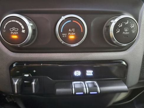 Used 2021 RAM 2500 Big Horn image 29