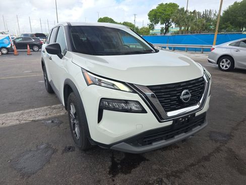 Used 2023 Nissan Rogue S image 3