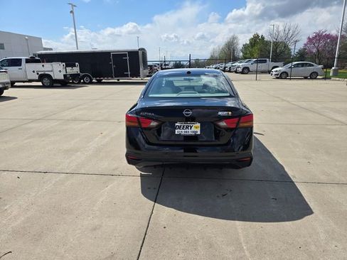 Used 2025 Nissan Altima 2.5 SV image 12