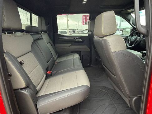 Used 2023 Chevrolet Silverado 1500 ZR2 w/ Technology Package AWD/4WD image 29