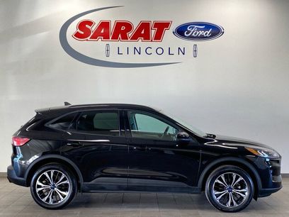 Used 2022 Ford Escape SE w/ SE Sport Appearance Package