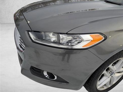 Used 2014 Ford Fusion SE w/ Equipment Group 202A image 9