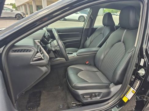 Used 2023 Toyota Camry SE FWD image 11