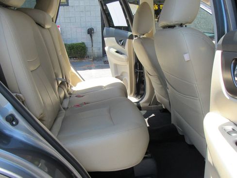 Used 2016 Nissan Rogue SV FWD image 19