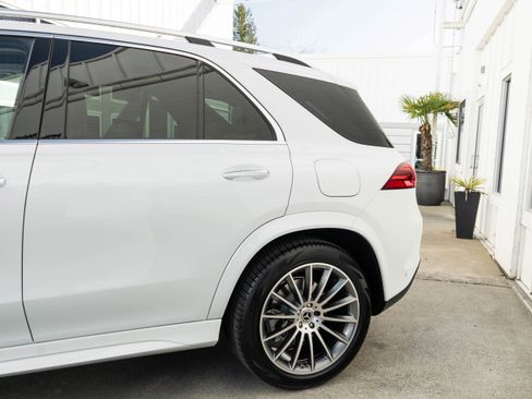 Used 2026 Mercedes-Benz GLE 450e 4MATIC image 5