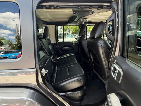 Used 2023 Jeep Wrangler Unlimited Sahara w/ Safety Group AWD/4WD image 16