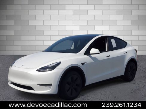 Used 2024 Tesla Model Y Long Range image 1