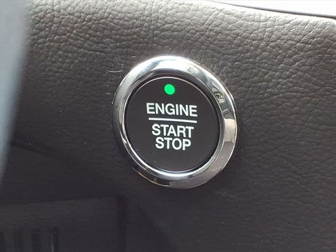 Used 2022 Ford Edge SEL w/ Convenience Package image 16