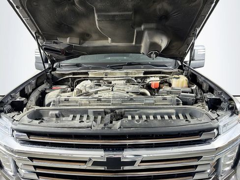 Used 2020 Chevrolet Silverado 2500 High Country w/ Technology Package AWD/4WD image 28