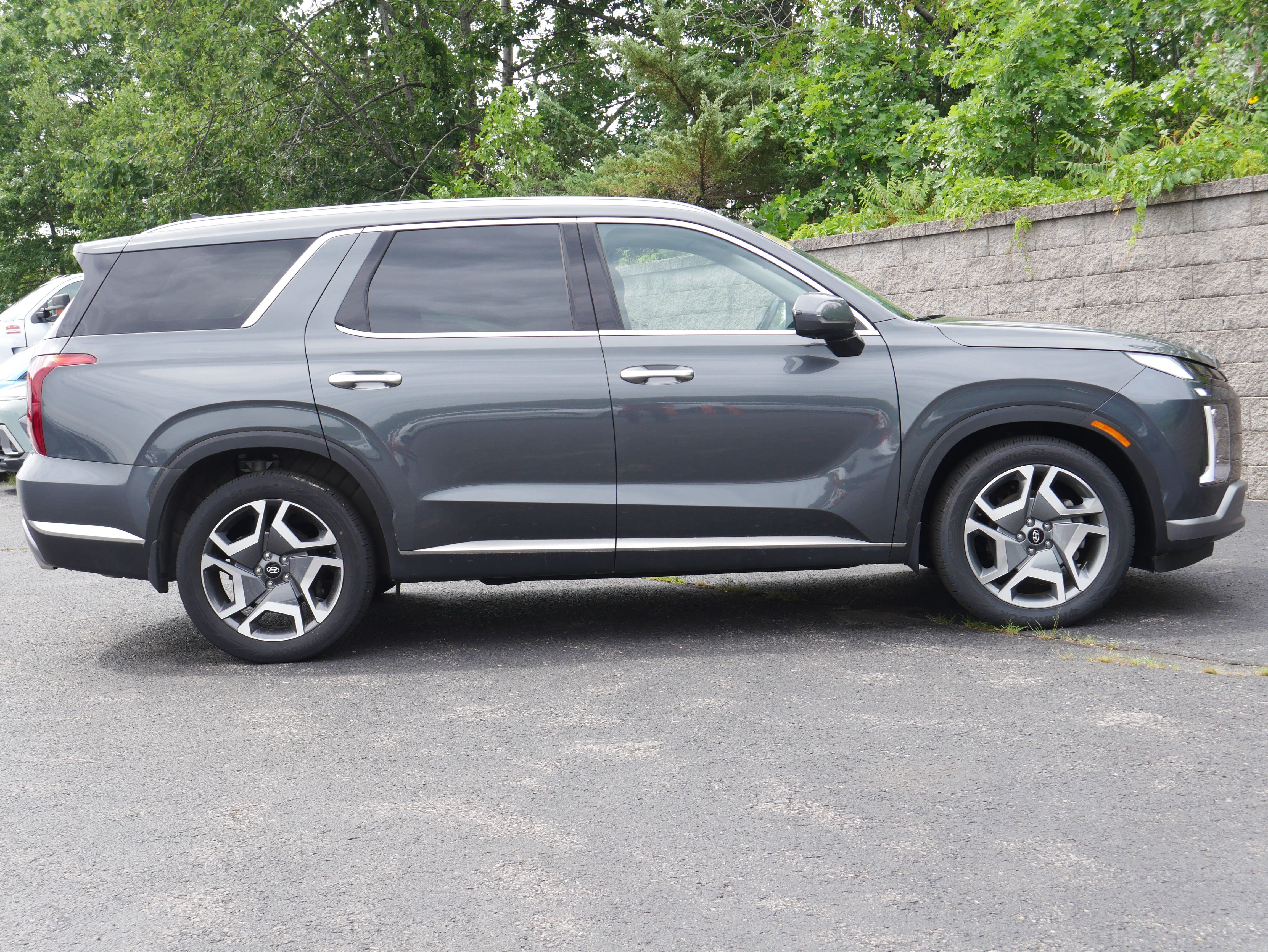 Used 2024 Hyundai Palisade Limited AWD/4WD image 10