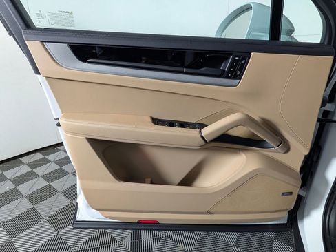 New 2026 Porsche Cayenne Coupe image 25