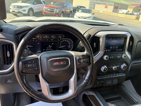 Used 2020 GMC Sierra 1500 Elevation w/ Elevation Value Package AWD/4WD image 17