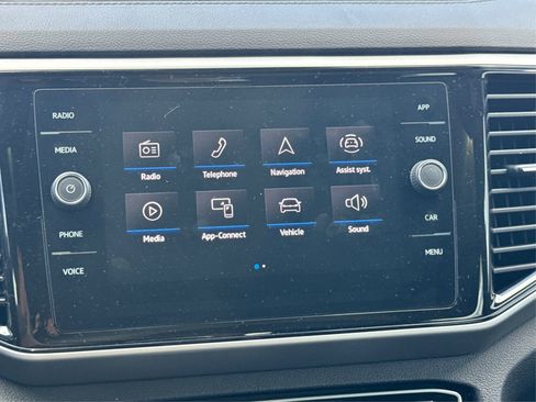 Used 2022 Volkswagen Atlas Cross Sport SE w/ Panoramic Sunroof Package image 26