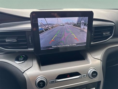 Used 2021 Ford Explorer XLT w/ Equipment Group 202A image 14