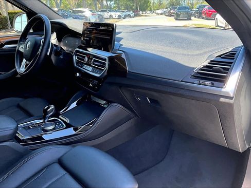 Used 2024 BMW X4 xDrive30i AWD/4WD image 19