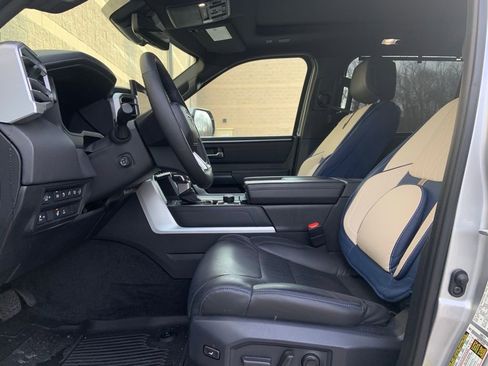 Used 2024 Toyota Sequoia Platinum image 11