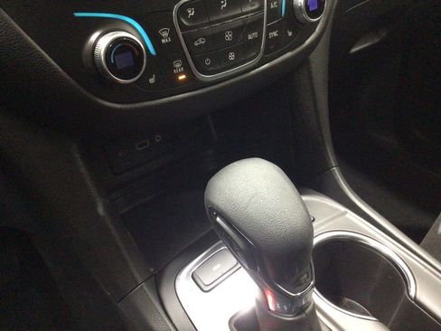 Used 2024 Chevrolet Equinox LT w/ Driver Convenience Package image 15