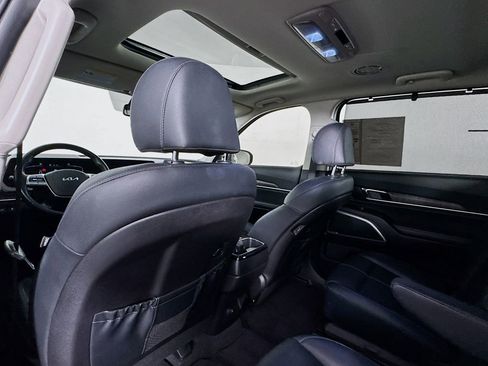 Used 2024 Kia Telluride EX w/ EX Captain's Chair Package image 19
