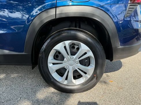 Used 2024 Chevrolet Trax LS w/ Driver Confidence Package FWD image 30