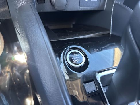 Used 2025 Nissan Versa SV image 19