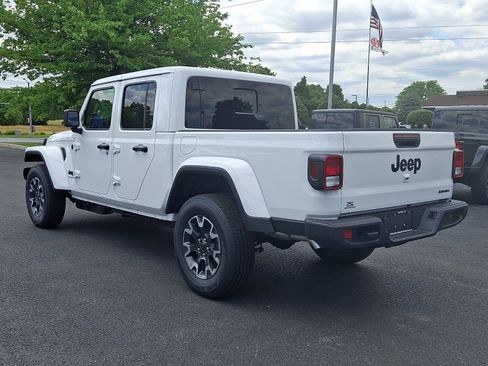 Used 2026 Jeep Gladiator Sport AWD/4WD image 4